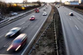   MOTORSTOPP: Sørg for at motoren er i form før du legger ut på bilferie i utlandet. (FOTO: Colourbox)