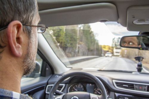  TRAFIKKFARLIG: Ferdigbriller skal ikke brukes i trafikken. (Foto: Amalie Brækken Walderhaug)